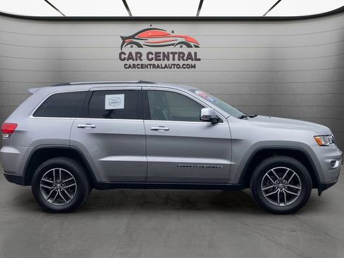 Used 2017 Jeep Grand Cherokee Limited AWD/4WD image 6