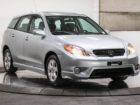 Used 2005 Toyota Matrix XR FWD image 3