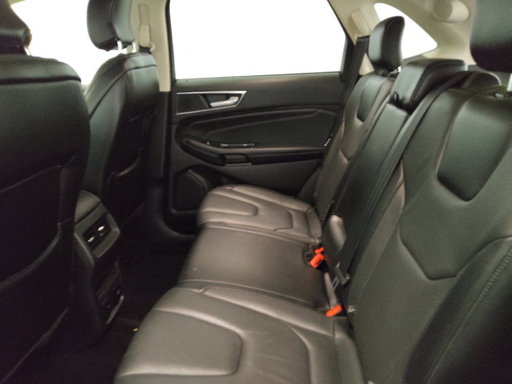 Used 2017 Ford Edge Titanium w/ Technology Package AWD/4WD image 18