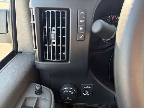 New 2025 GMC Savana 2500 image 16