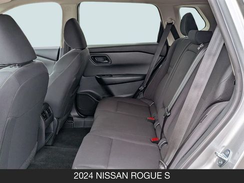 Used 2024 Nissan Rogue S FWD image 16