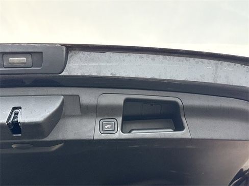 Used 2018 GMC Acadia Denali w/ Technology Package image 17