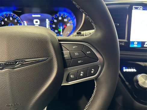 New 2026 Chrysler Pacifica Select image 20