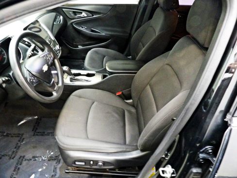 Used 2020 Chevrolet Malibu LT image 8