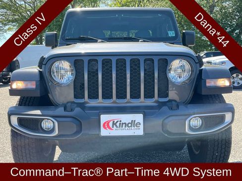 Used 2022 Jeep Gladiator Sport AWD/4WD image 2