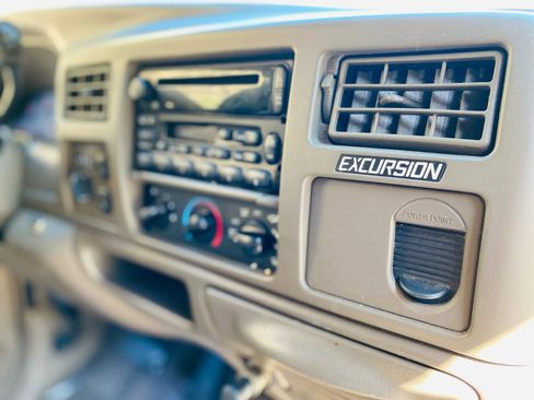 Used 2000 Ford Excursion Limited image 24