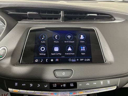 Used 2023 Cadillac XT4 Luxury w/ Cold Weather Package AWD/4WD image 28