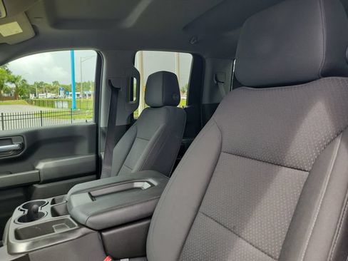 Used 2020 Chevrolet Silverado 1500 Custom w/ Custom Value Package AWD/4WD image 17