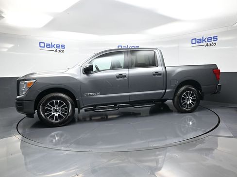 Used 2024 Nissan Titan SV w/ Accessory Utility Package image 5