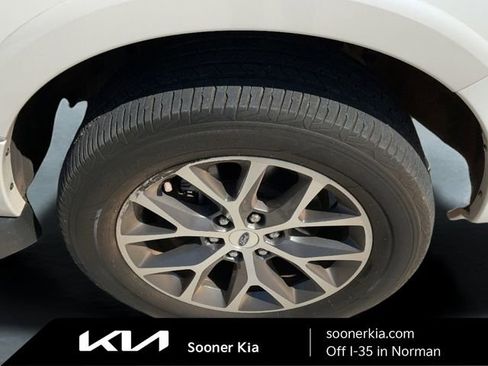 Used 2017 Ford Expedition XLT w/ Equipment Group 202A image 24