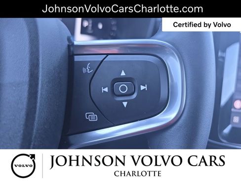 Used 2025 Volvo XC40 B5 Plus AWD/4WD image 18
