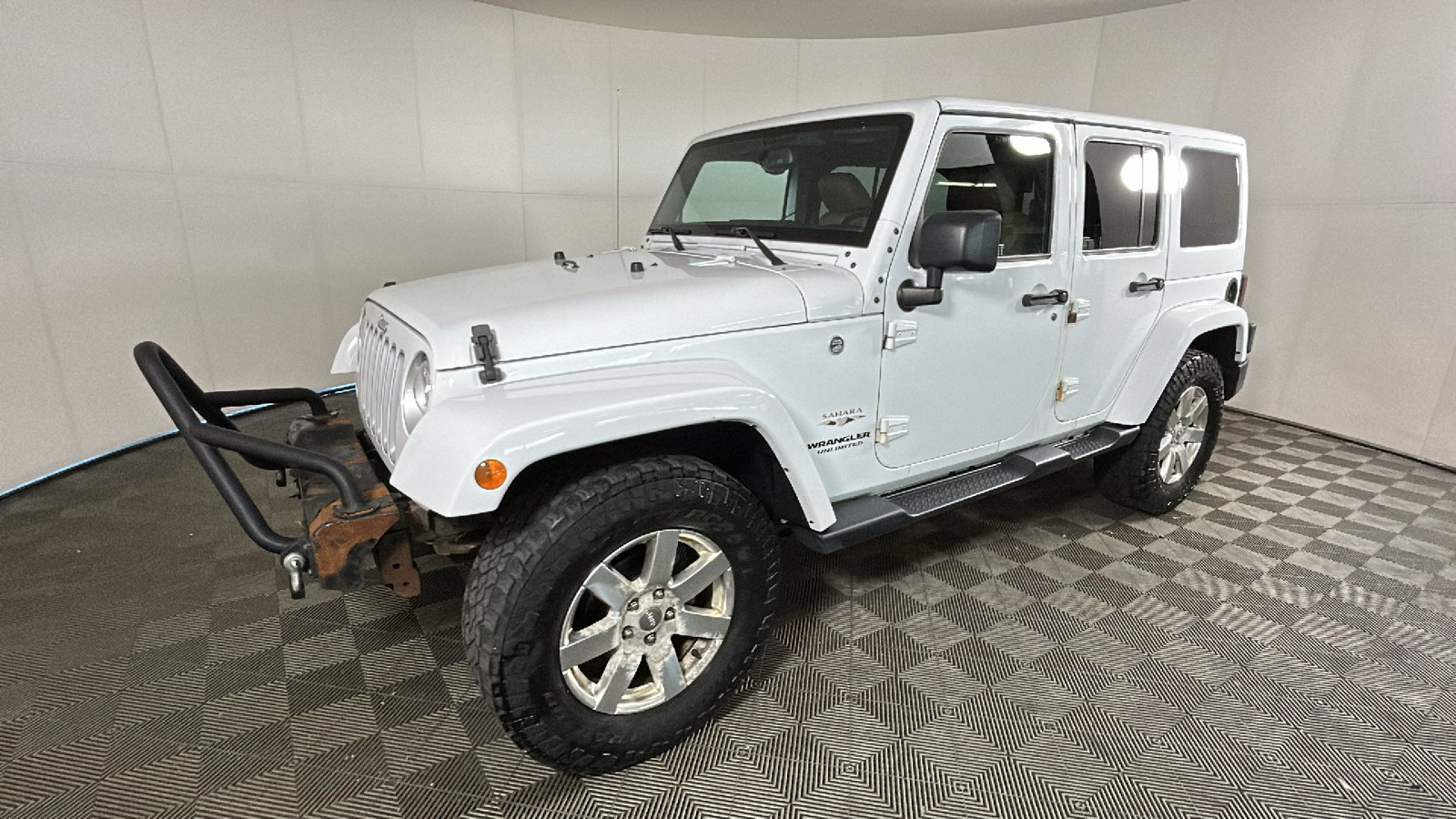 Used 2017 Jeep Wrangler Unlimited Sahara w/ Connectivity Group AWD/4WD image 8