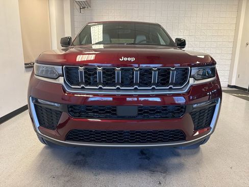New 2026 Jeep Grand Cherokee Limited AWD/4WD image 10