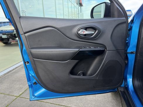 Used 2023 Jeep Cherokee Altitude Lux w/ Mopar Interior Package image 11