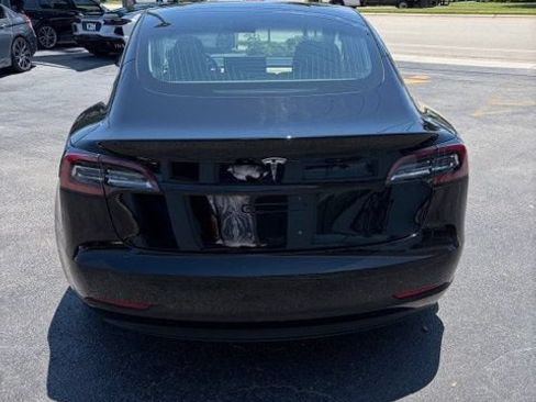 Used 2018 Tesla Model 3 Mid Range RWD image 5