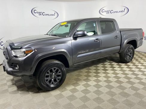 Certified 2023 Toyota Tacoma SR5 AWD/4WD image 3