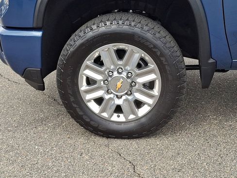 Used 2025 Chevrolet Silverado 2500 High Country w/ Technology Package image 8