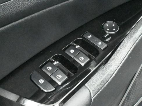 Used 2025 Kia Sportage EX FWD image 14