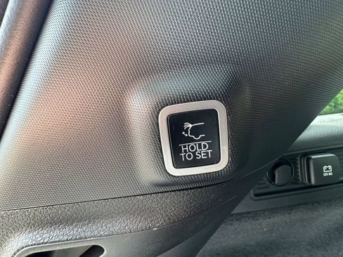 Used 2024 Jeep Grand Cherokee Summit w/ Luxury Tech Group V AWD/4WD image 40