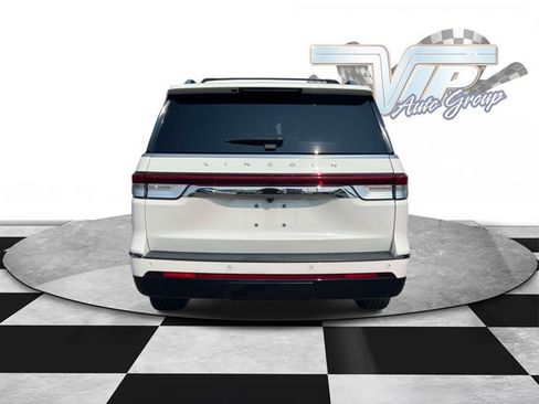 Used 2023 Lincoln Navigator Reserve AWD/4WD image 5