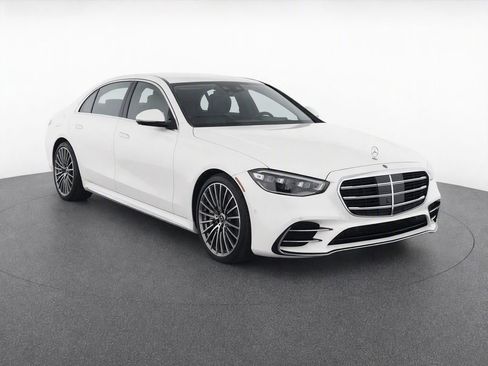 Used 2023 Mercedes-Benz S 580 4MATIC Sedan image 2