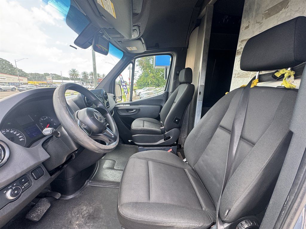Used 2019 Mercedes-Benz Sprinter 144 image 10