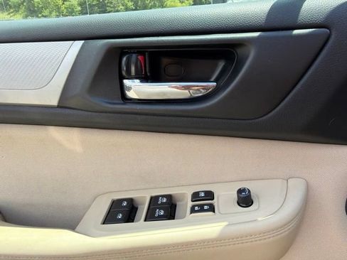 Used 2016 Subaru Outback 2.5i Premium AWD/4WD image 23