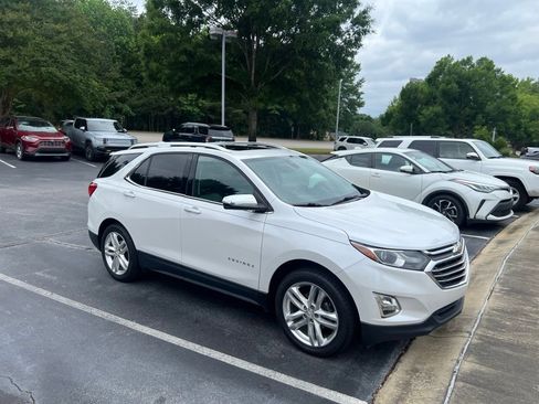 Used 2018 Chevrolet Equinox Premier FWD image 4