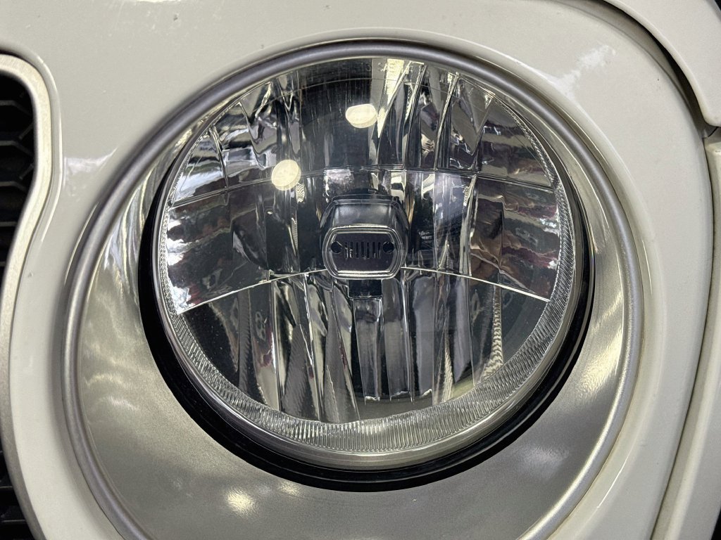 Used 2019 Jeep Wrangler Unlimited Sahara AWD/4WD image 37