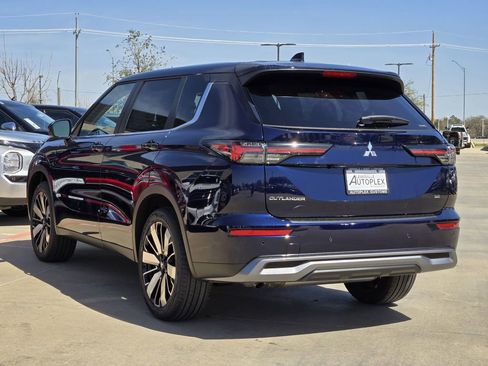 New 2026 Mitsubishi Outlander SE AWD/4WD image 3