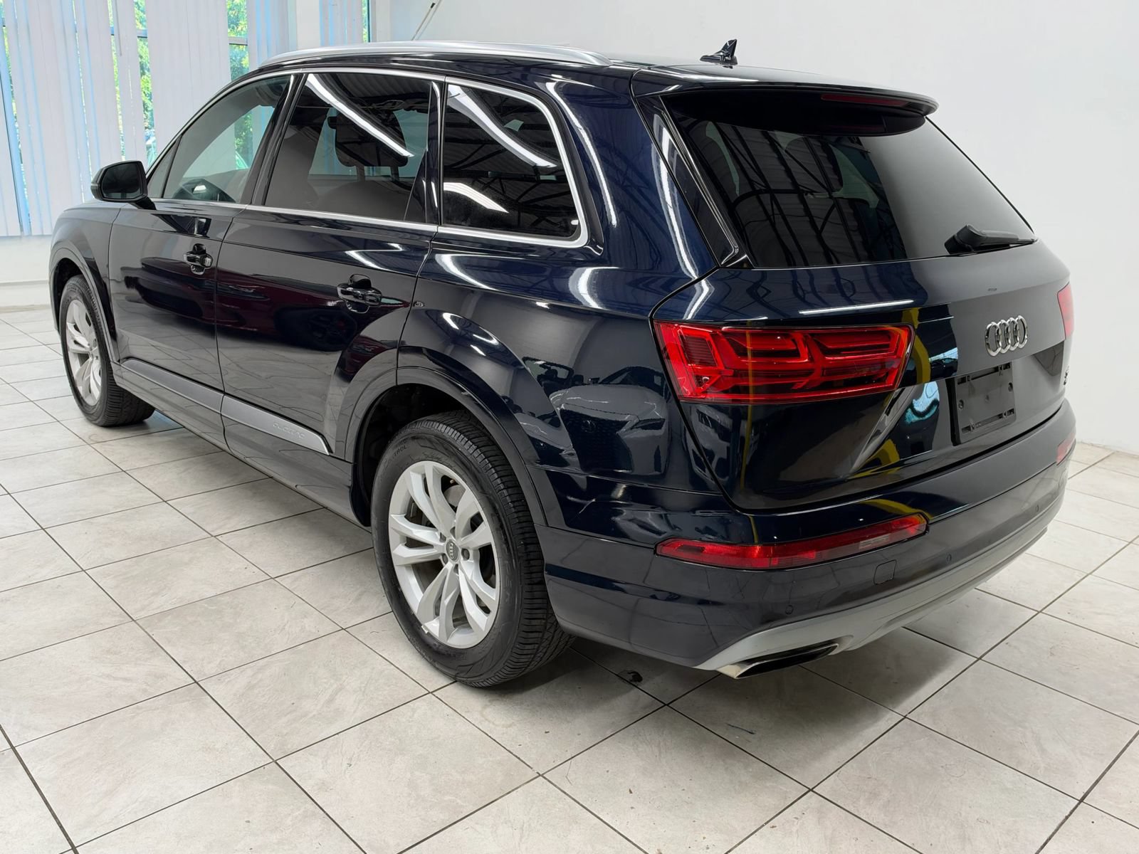 Used 2017 Audi Q7 3.0T Premium Plus w/ Premium Plus Package AWD/4WD image 7