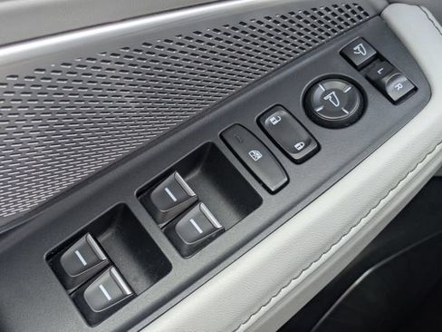 Used 2024 Acura MDX SH-AWD w/ Technology Package image 29