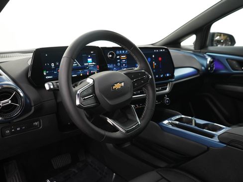 Used 2026 Chevrolet Equinox EV LT AWD/4WD image 24