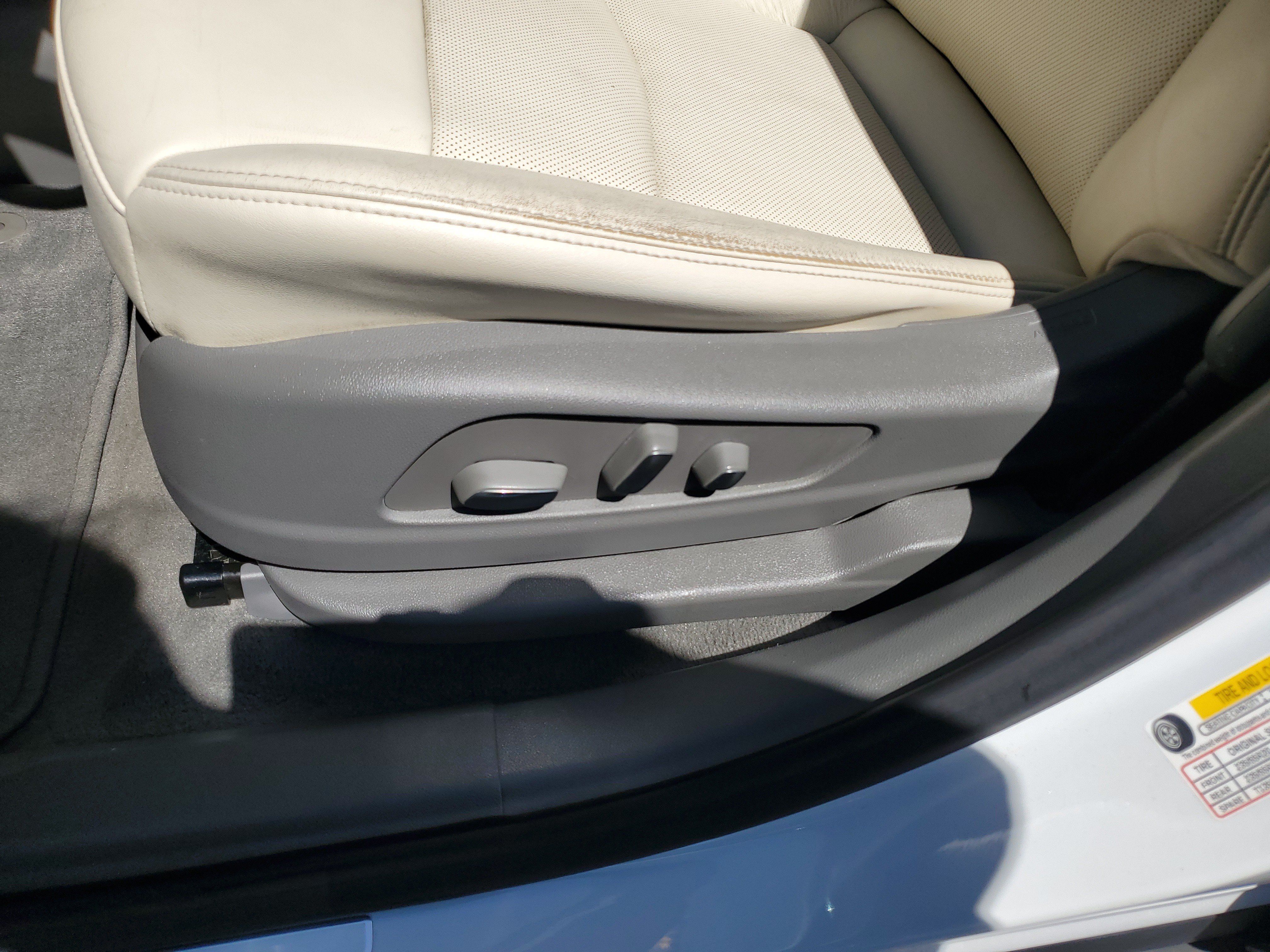 Used 2021 Cadillac XT6 Premium Luxury FWD image 17
