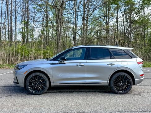Used 2023 Lincoln Corsair AWD w/ Equipment Group 101A image 8