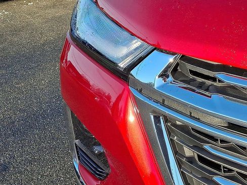 Used 2022 Chevrolet Traverse LT w/ LT Premium Package image 13