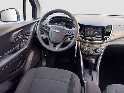 Certified 2022 Chevrolet Trax LS w/ Tint and Cruise Package image 20