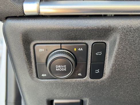 Used 2025 Ford Expedition Max Platinum AWD/4WD image 33