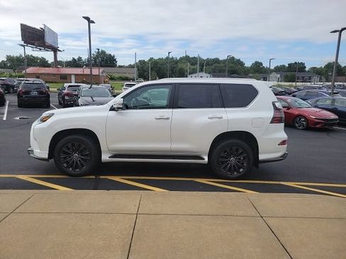 Used 2023 Lexus GX 460 Luxury w/ Sport Design Package AWD/4WD image 4