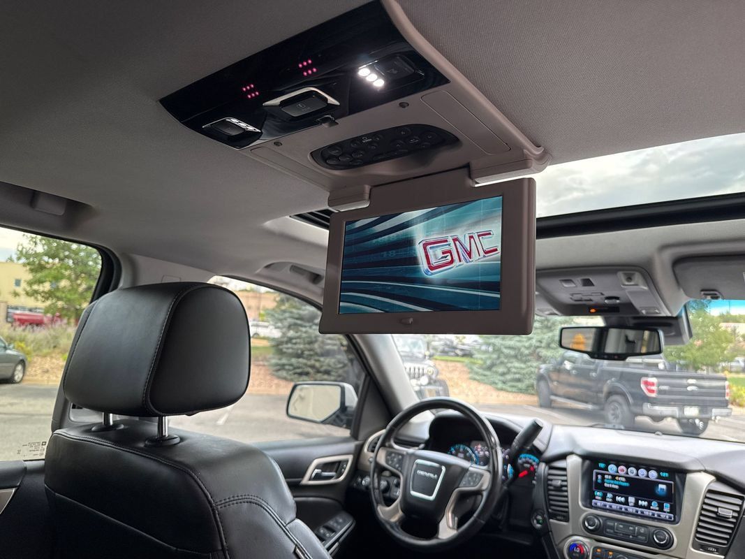 Used 2018 GMC Yukon Denali w/ Denali Ultimate Package AWD/4WD image 18