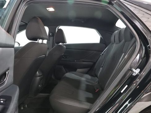 Used 2025 Hyundai Elantra Sport FWD image 29