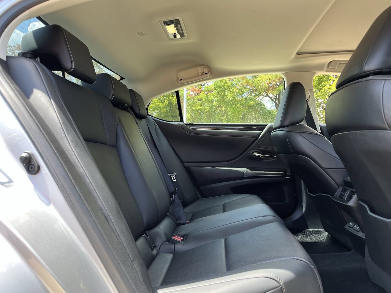 Used 2021 Lexus ES 350 w/ Accessory Package FWD image 27