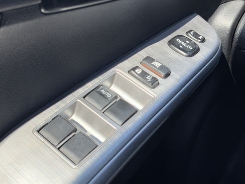 Used 2014 Toyota Camry SE FWD image 30