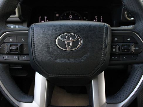 New 2026 Toyota 4Runner SR5 AWD/4WD image 23