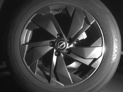 Used 2025 Nissan Rogue SV FWD image 14
