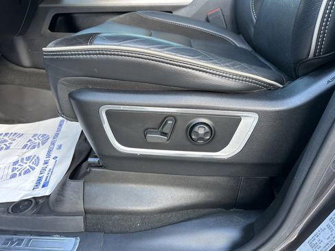 Used 2021 RAM 1500 Laramie w/ Night Edition image 65