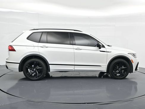 Used 2024 Volkswagen Tiguan SE R-Line w/ MDO Package, Two-Row AWD/4WD image 8