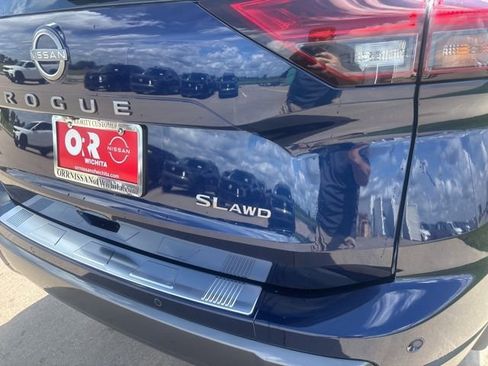 Used 2025 Nissan Rogue SL w/ Tech Package AWD/4WD image 8