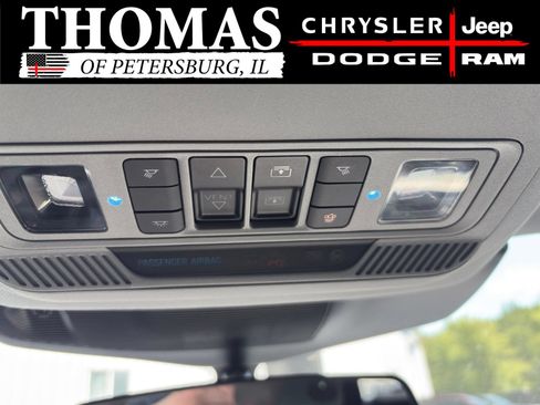 Used 2022 Ford Explorer XLT w/ Equipment Group 202A AWD/4WD image 25