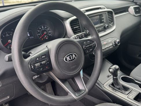 Used 2018 Kia Sorento LX AWD/4WD image 7